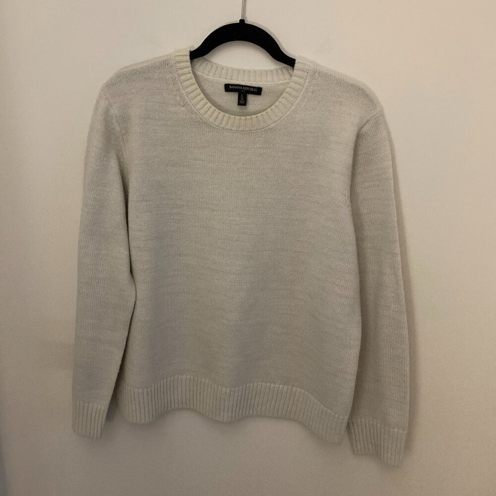 Banana Republic Light Grey Knit Soft Sweater Size L